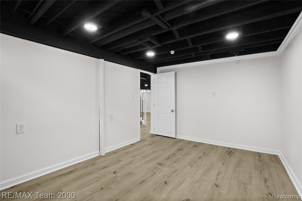 6135 Ardmore Street, Dearborn Heights, MI 48127 — Photo 27
