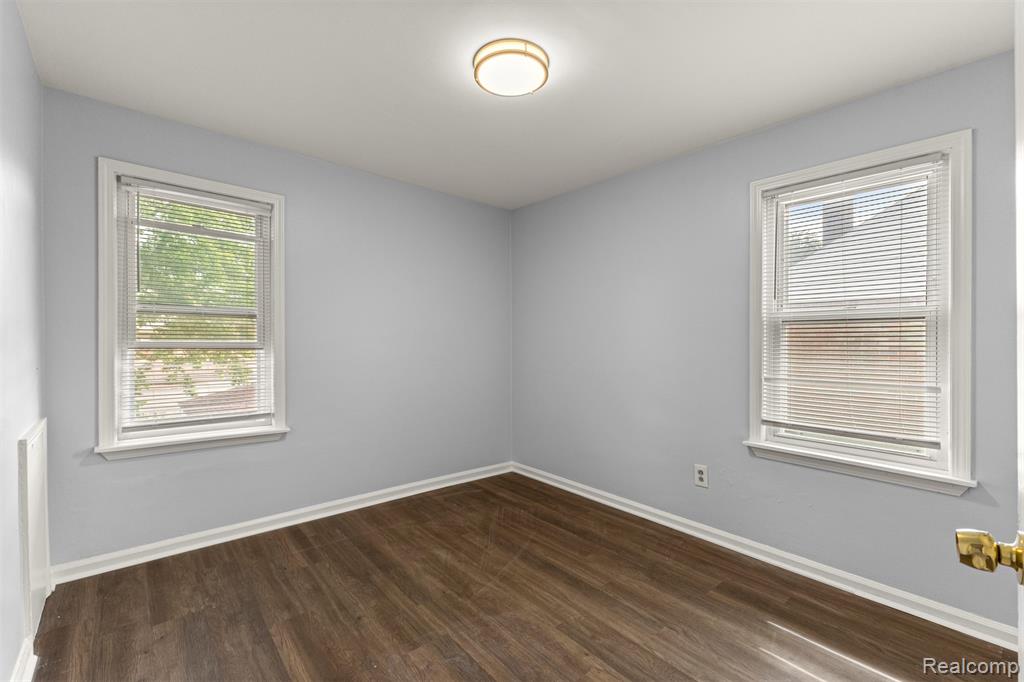 6918 Manor Street, Dearborn, MI 48126 — Photo 18