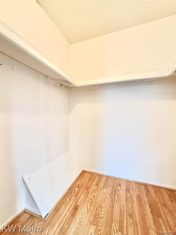 223 NEPTUNE Drive, Walled Lake, MI 48390 — Photo 19