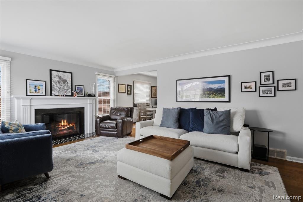 10814 Elgin Avenue, Huntington Woods, MI — Photo 4