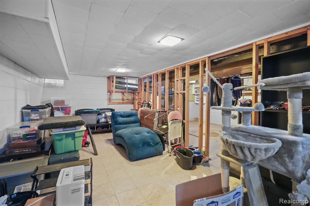 5270 LANNOO Street, Grosse Pointe, MI 48236 — Photo 23