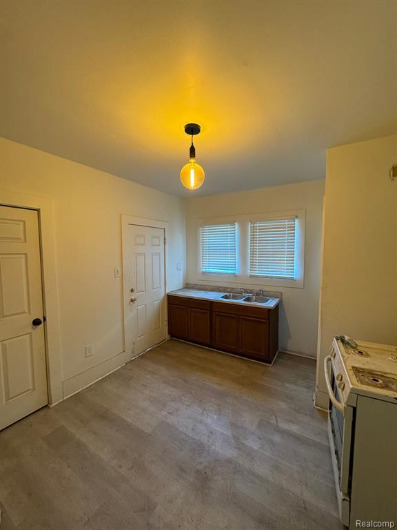 100 MASSACHUSETTS Street, Highland Park, MI 48203 — Photo 11