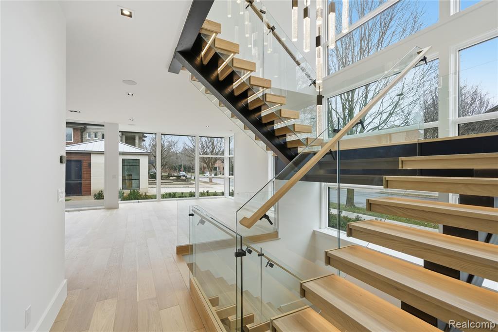 512 Wallace Street - Photo 2