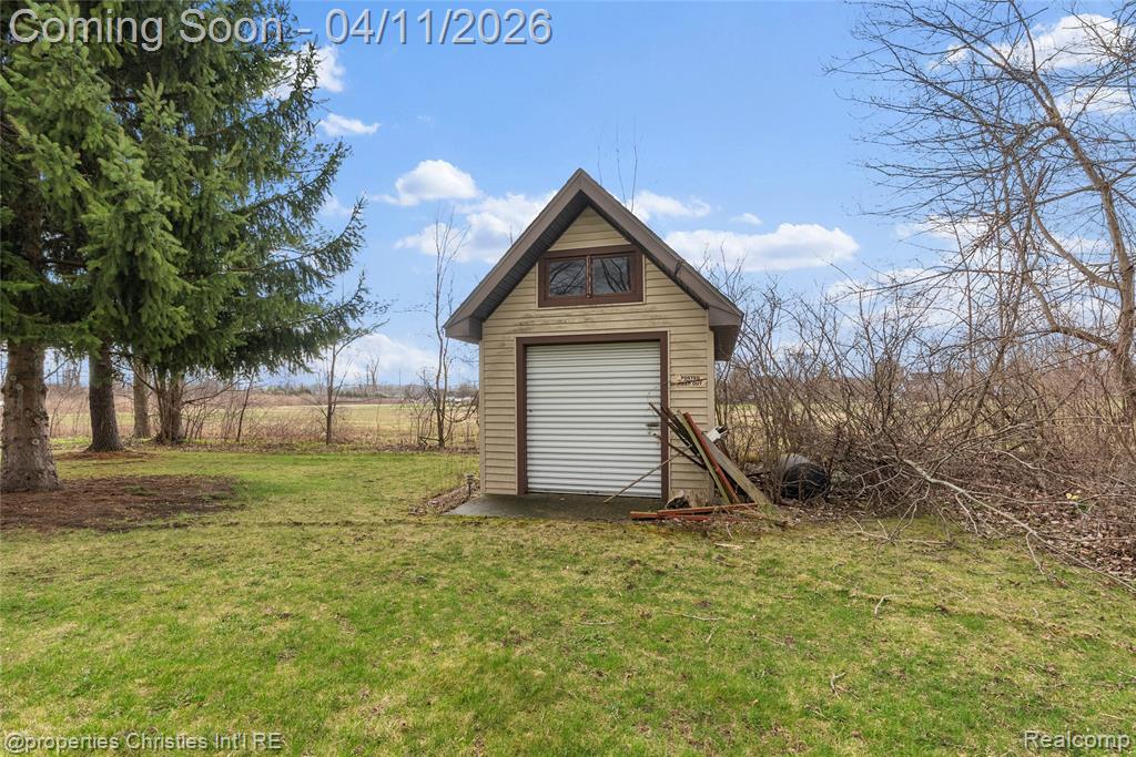 24760 Arsenal Road, Flat Rock, MI 48134 — Photo 22