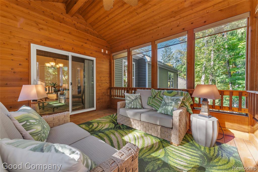 8726 Sunrise Mist Drive, Pinckney, MI 48169 — Photo 18