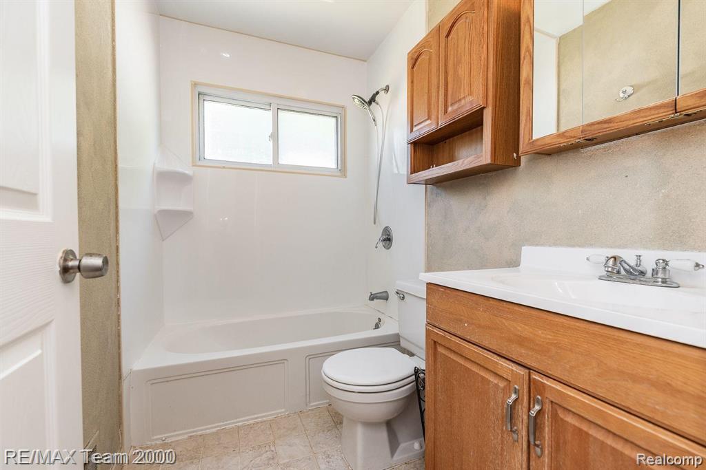 4647 Edgewood Street, Dearborn Heights, MI 48125 — Photo 7
