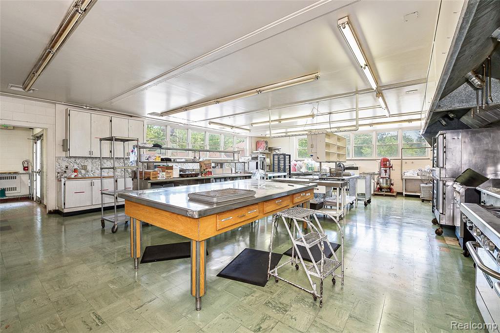 1210 E Michigan Avenue - Photo 3