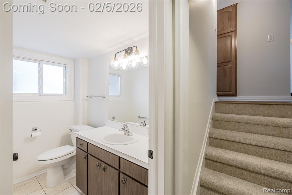 21123 Laurelwood Street, Farmington, MI 48336 — Photo 28