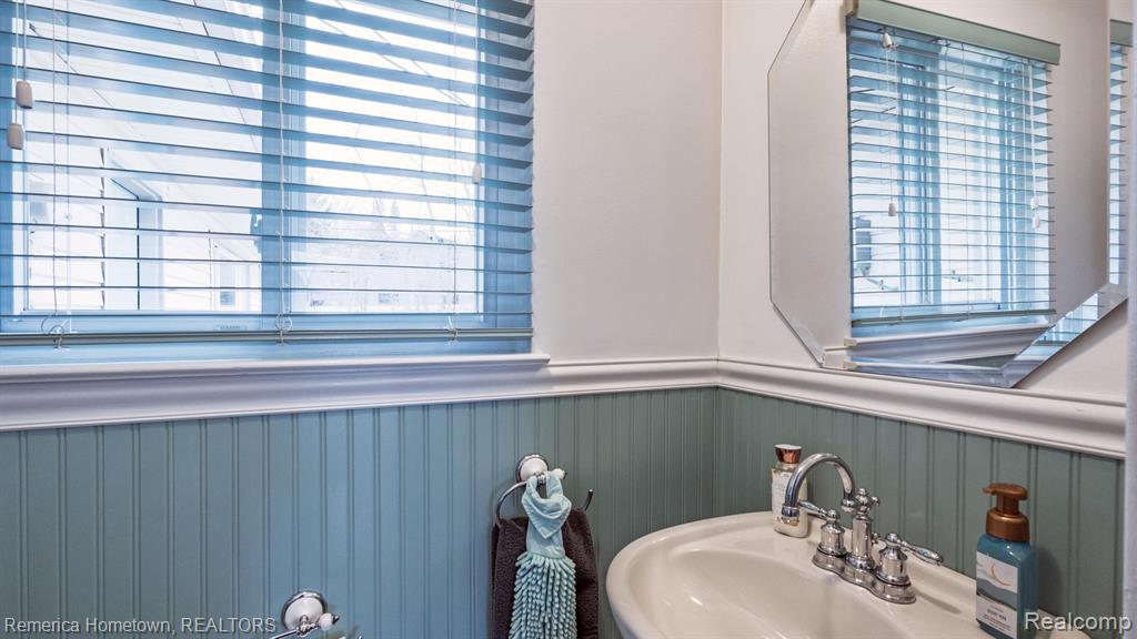 4360 SQUIRREL Road, Bloomfield Hills, MI 48304 — Photo 16