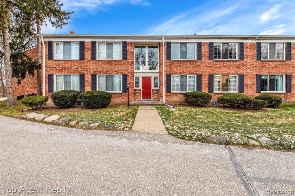 32718 GRAND RIVER Avenue, D7, Farmington, MI 48336 — Photo 18