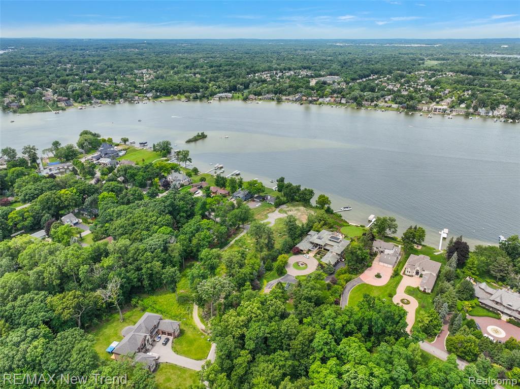 4796 DOW RIDGE Road, Orchard Lake Village, MI 48324 — Photo 12