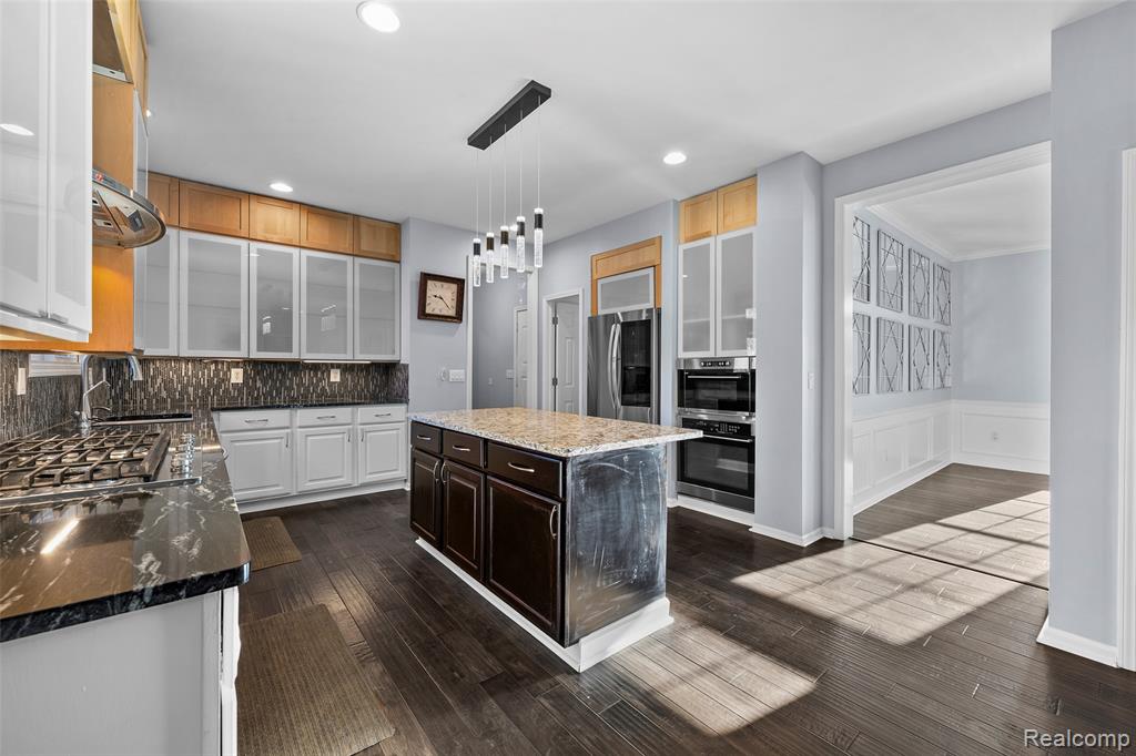 4476 Woodcliff Court, Rochester, MI 48306 — Photo 18
