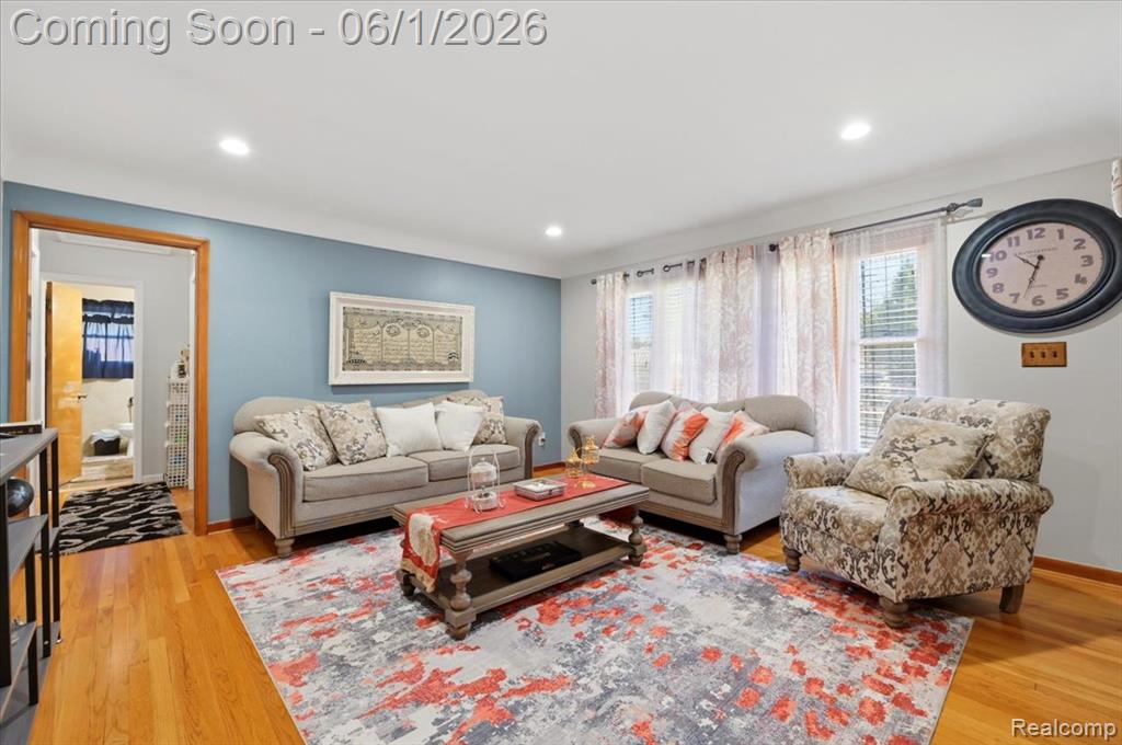 8271 Arnold Street, Dearborn Heights, MI 48127 — Photo 8