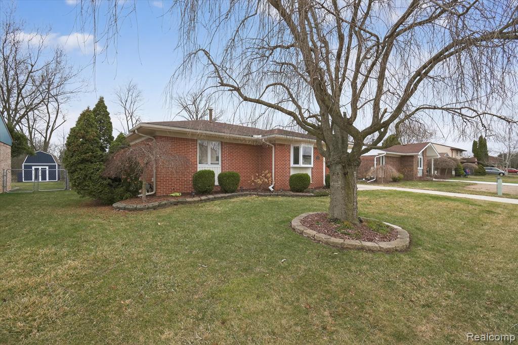 19523 Plumwoode Court, Brownstown, MI 48183 — Photo 6
