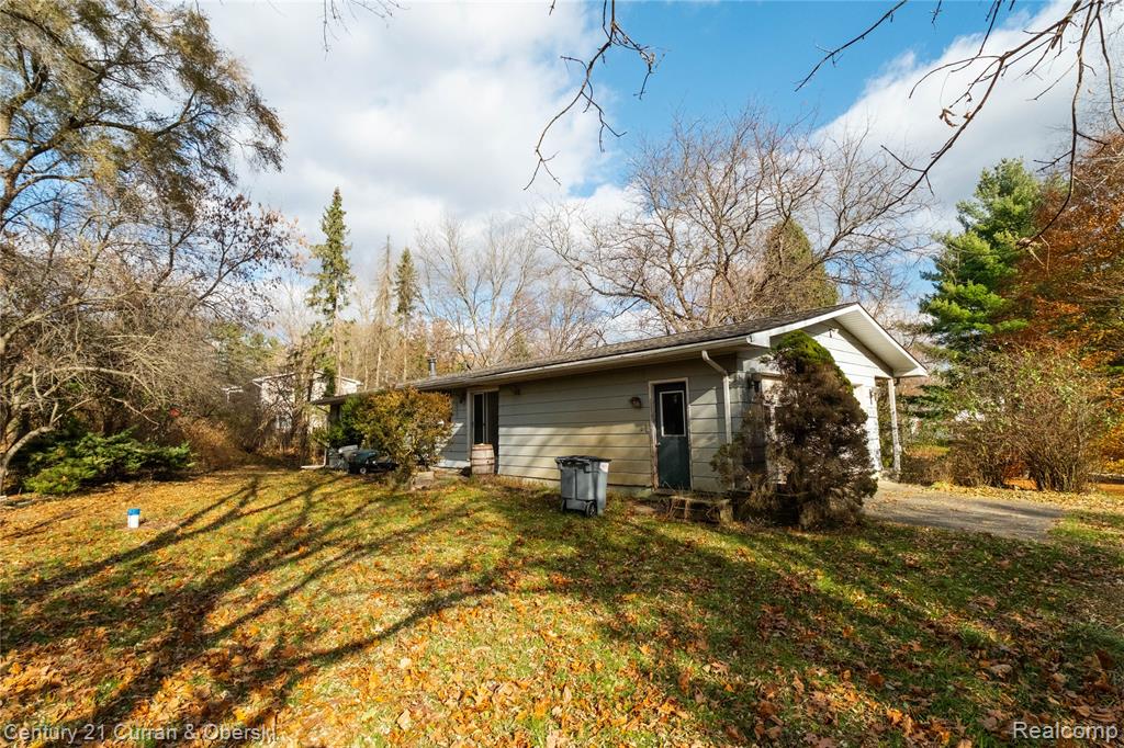 9792 Willis Road, Pinckney, MI 48169 — Photo 25