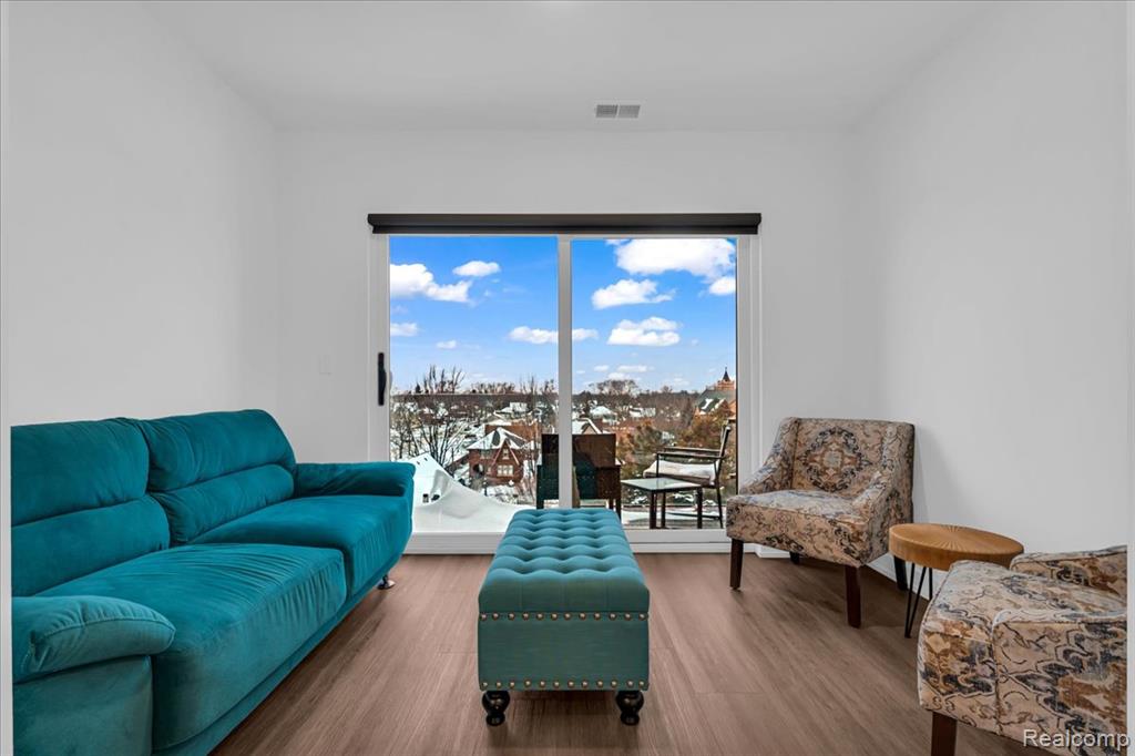 166 OAK Street, Wyandotte, MI, 48192