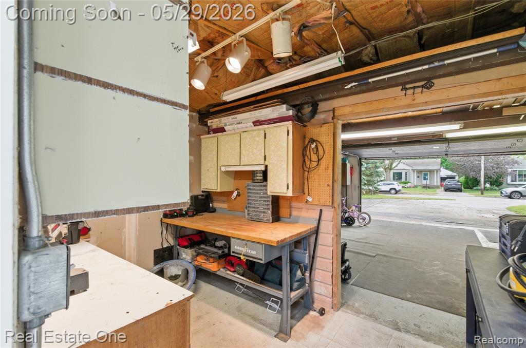 733 S Webik Avenue, Clawson, MI — Photo 40