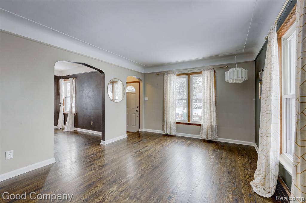 8460 Kenberton Drive, Oak Park, MI 48237 — Photo 10