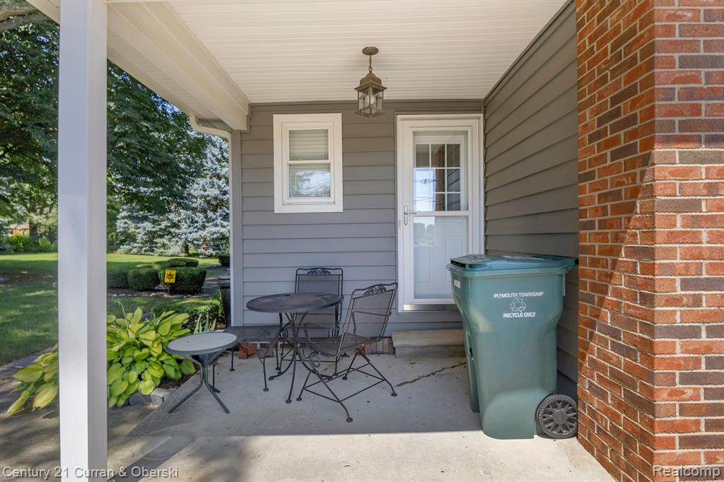 8821 NORTHAMPTON Drive, Plymouth, MI 48170 — Photo 48