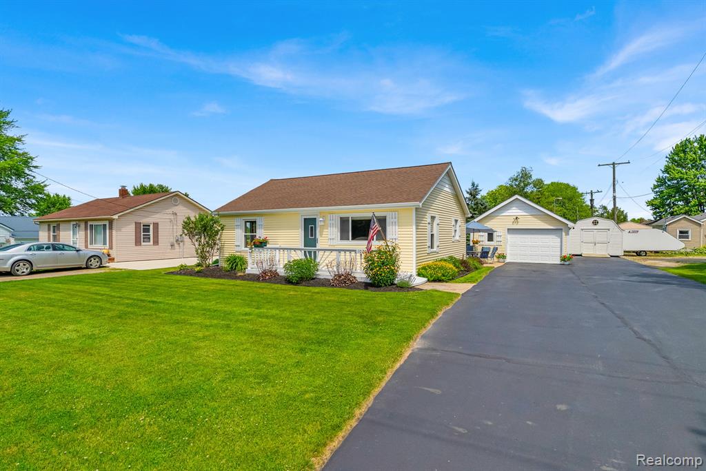 1020 Capac Road, Berlin, MI 48002 — Photo 2