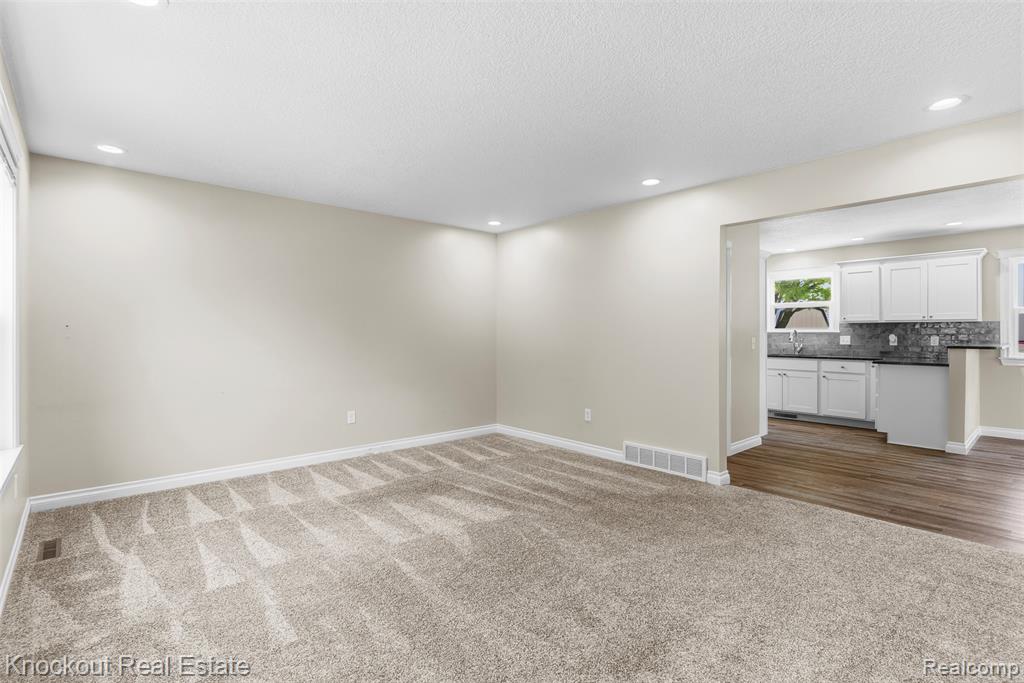 459 Zehnder Drive, Frankenmuth, MI 48734 — Photo 8