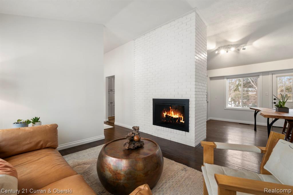 21412 Holmbury Road, Northville, MI 48167 — Photo 9