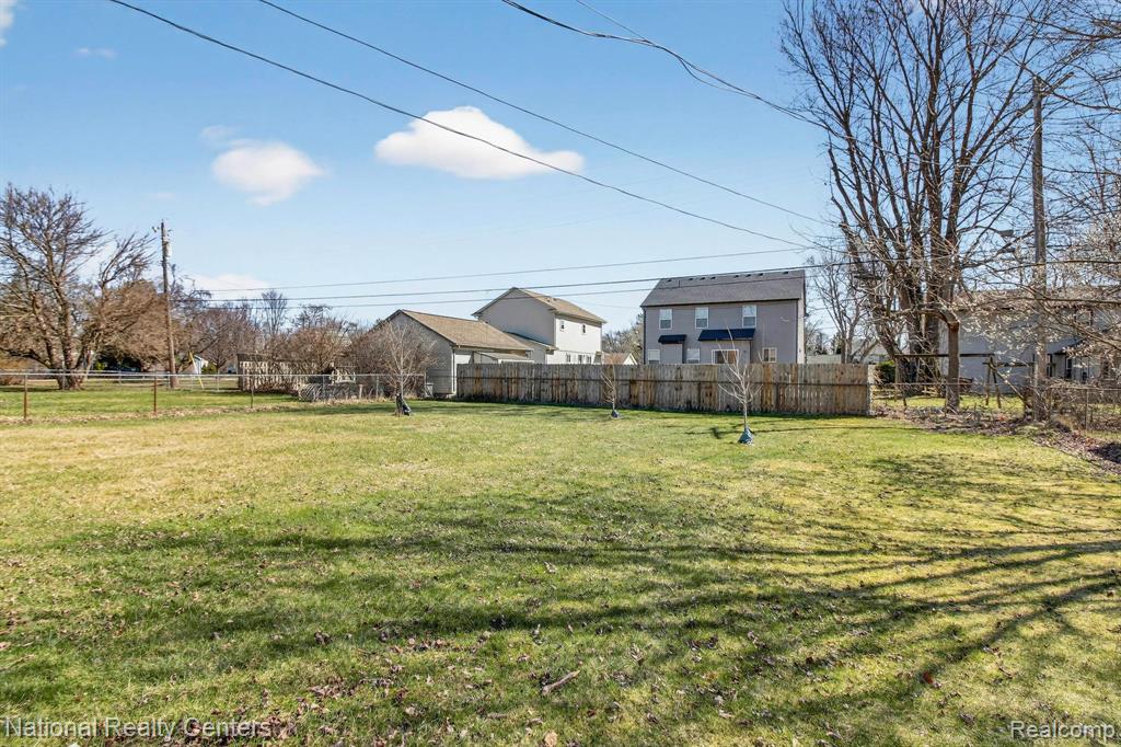 8880 Marlowe Avenue, Plymouth, MI 48170 — Photo 31