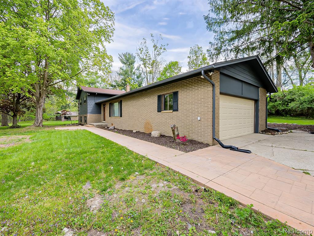 7580 Thornwood Street, Canton, MI 48187 — Photo 10