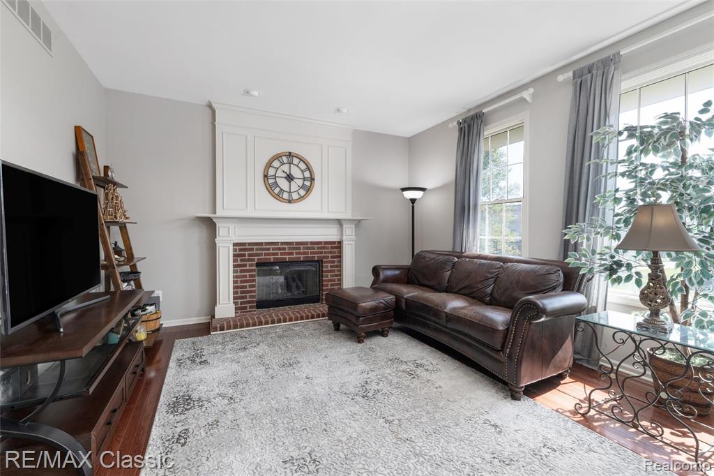 45273 Jacob Drive, Novi, MI — Photo 9