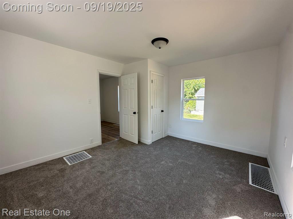 6089 Lapeer Road, Burton, MI 48509 — Photo 15