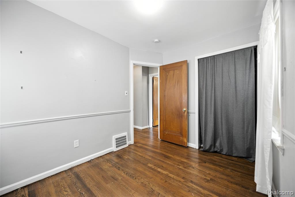 8420 Warren Boulevard, Center Line, MI 48015 — Photo 12