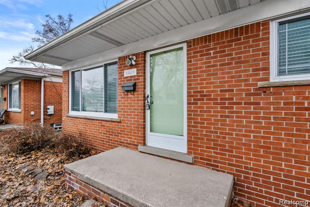 28419 Park Court, Madison Heights, MI 48071 — Photo 30