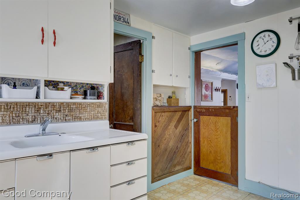 8503 Colgate Street, Oak Park, MI 48237 — Photo 27