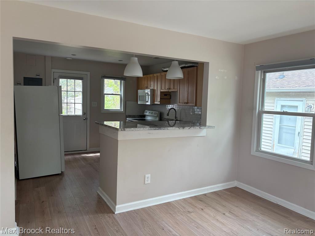 27871 HAMPDEN Street, Madison Heights, MI 48071 — Photo 2