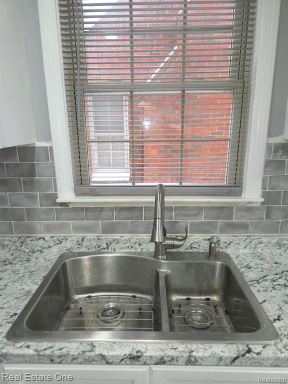 8254 Sussex Street, Detroit, MI 48228 — Photo 11