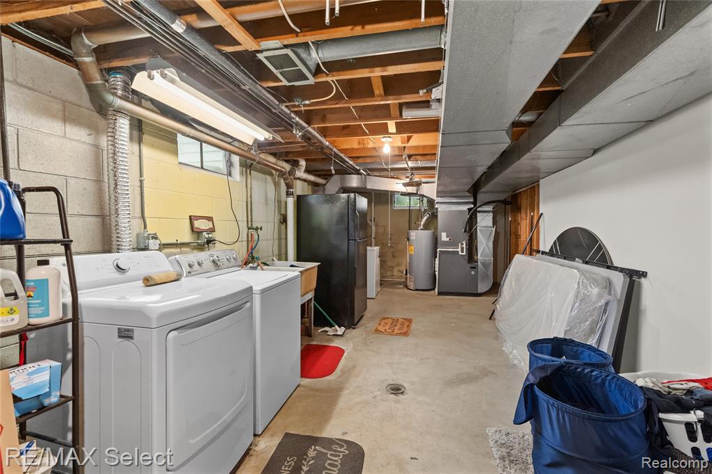 1490 Dyemeadow Lane, Flint, MI 48532 — Photo 45