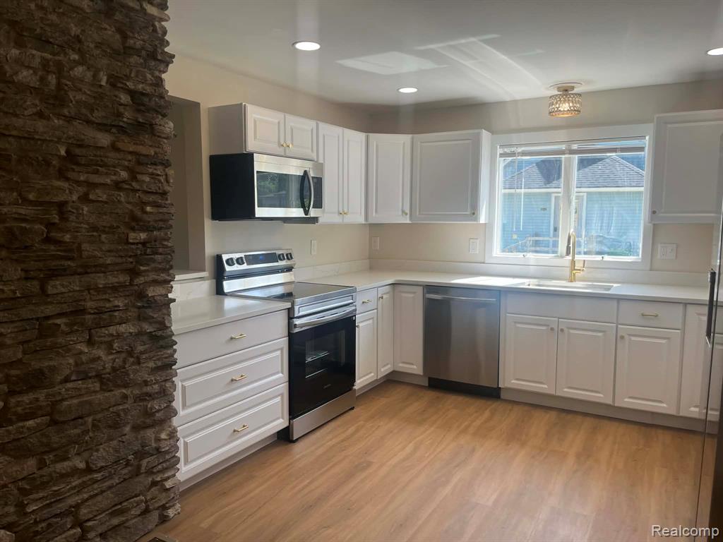 113 W Polly Street, Perry, MI 48872 — Photo 2