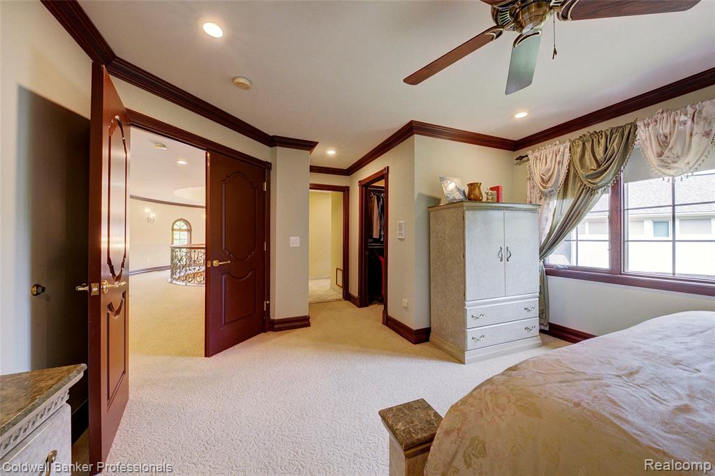 4546 Forest Edge Lane, West Bloomfield, MI 48323 — Photo 49