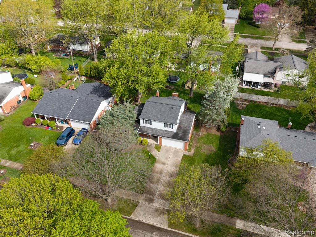 2229 Hillcrescent Drive, Troy, MI 48085 — Photo 3