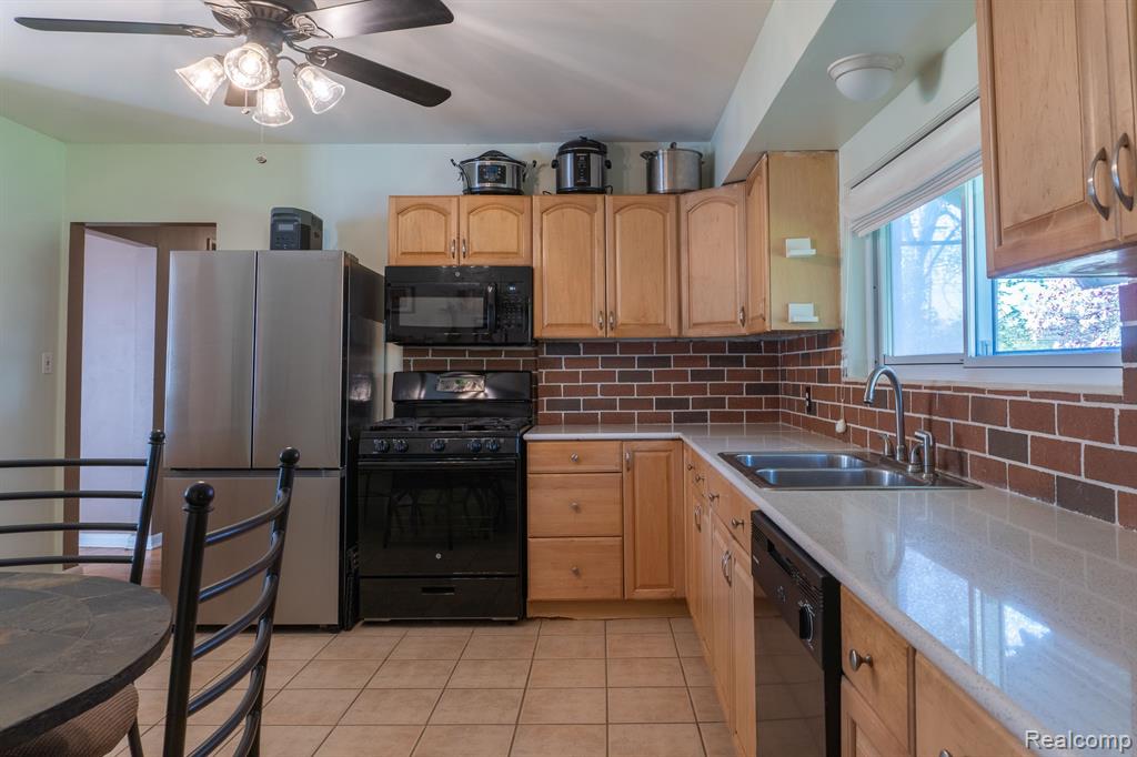 2546 CARLTON Drive, Ann Arbor, MI 48108 — Photo 4