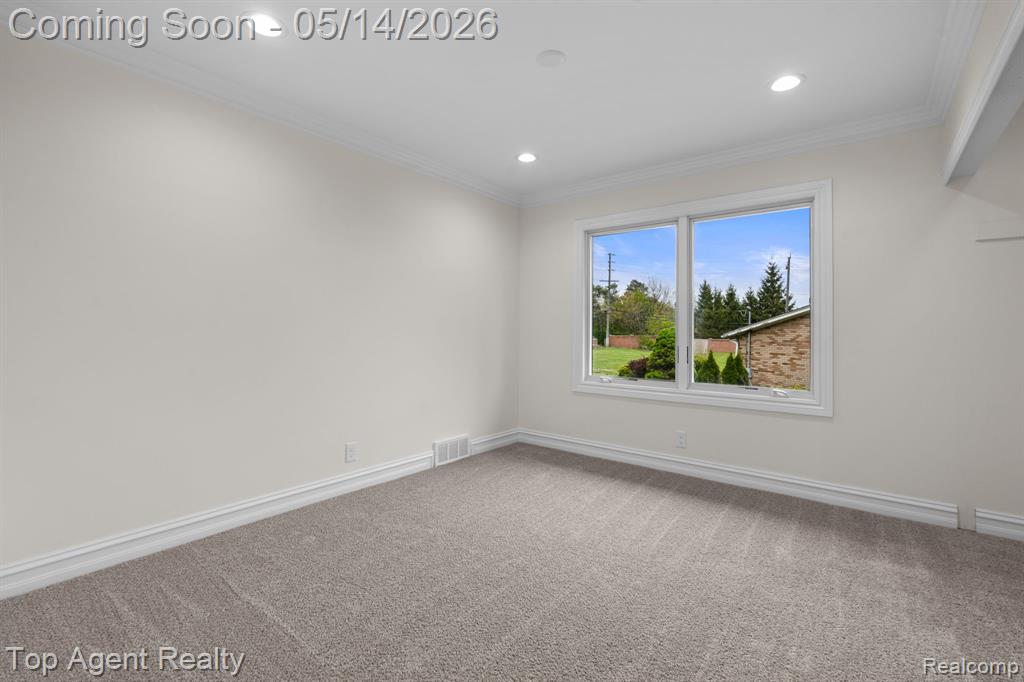 6739 White Pine Court, Bloomfield Hills, MI 48301 — Photo 26