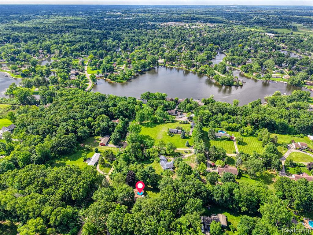 423 Sunset, White Lake, MI 48383 — Photo 58