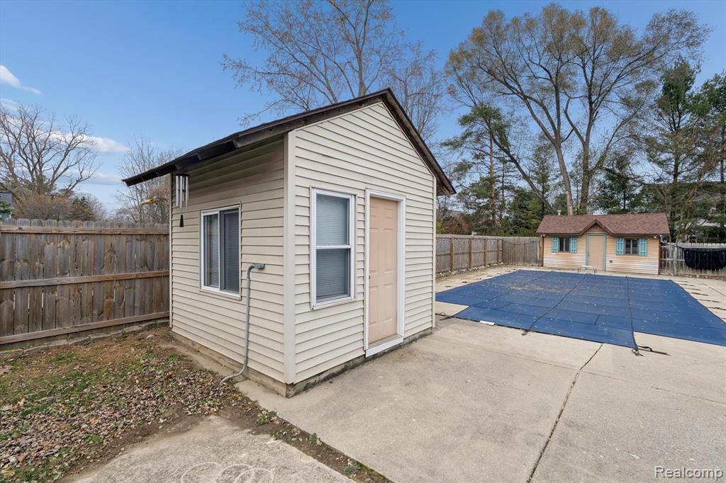 8474 Wesley Drive, Flushing, MI 48433 — Photo 52
