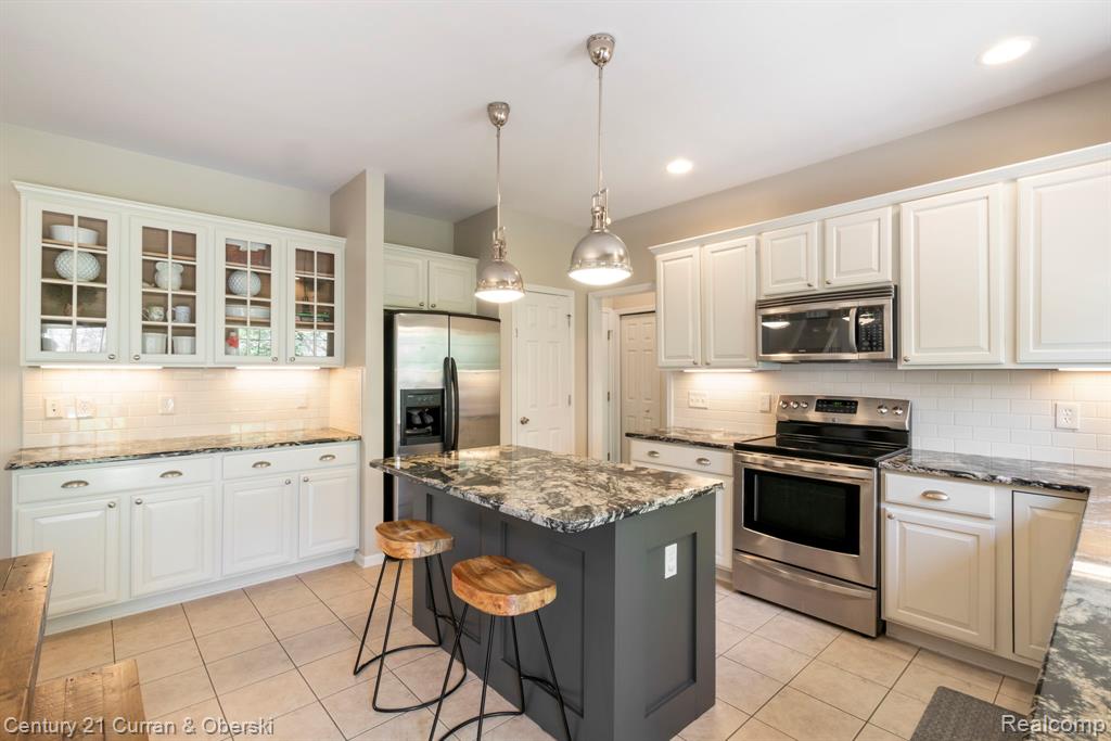 48742 Tanglewood Drive, Macomb, MI 48044 — Photo 27