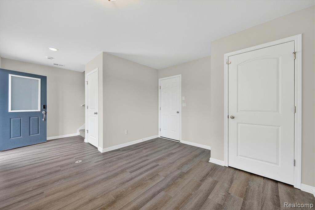 4876 E Ludlow Lane, Troy, MI 48085 — Photo 6