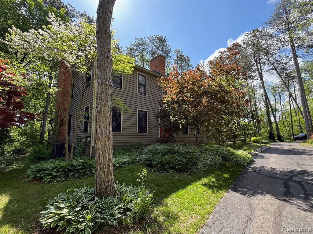 1827 HIGH HOLLOW Drive, Ann Arbor, MI 48103 — Photo 3