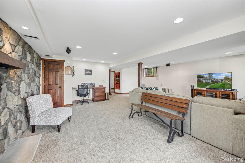 9510 Beechcrest Street, White Lake, MI — Photo 30