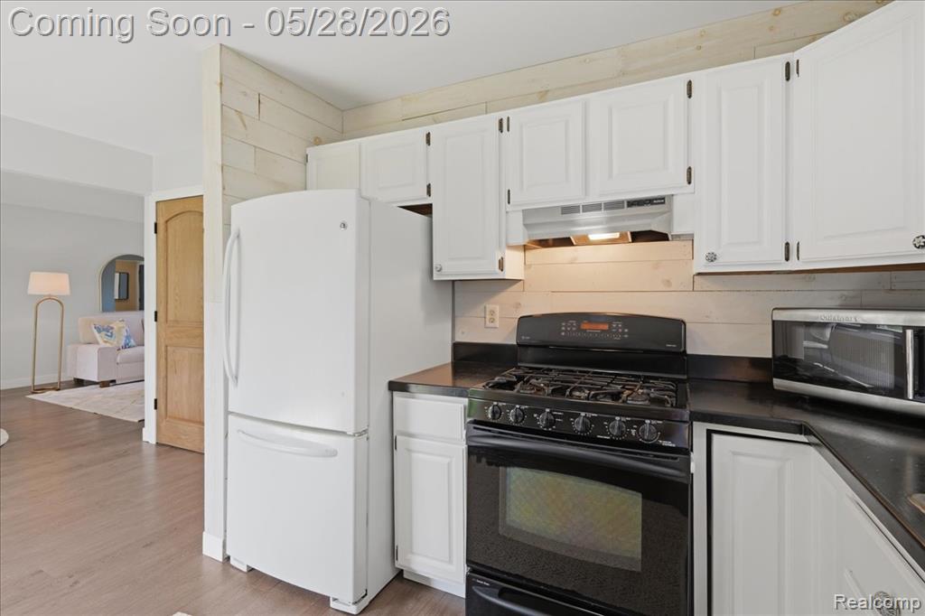 142 Mill Street, Ortonville, MI 48462 — Photo 9