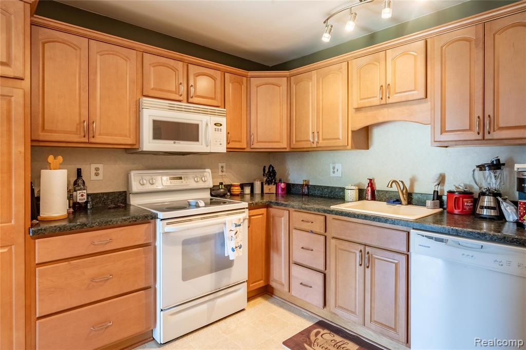 3995 River Road, East China, MI — Photo 3