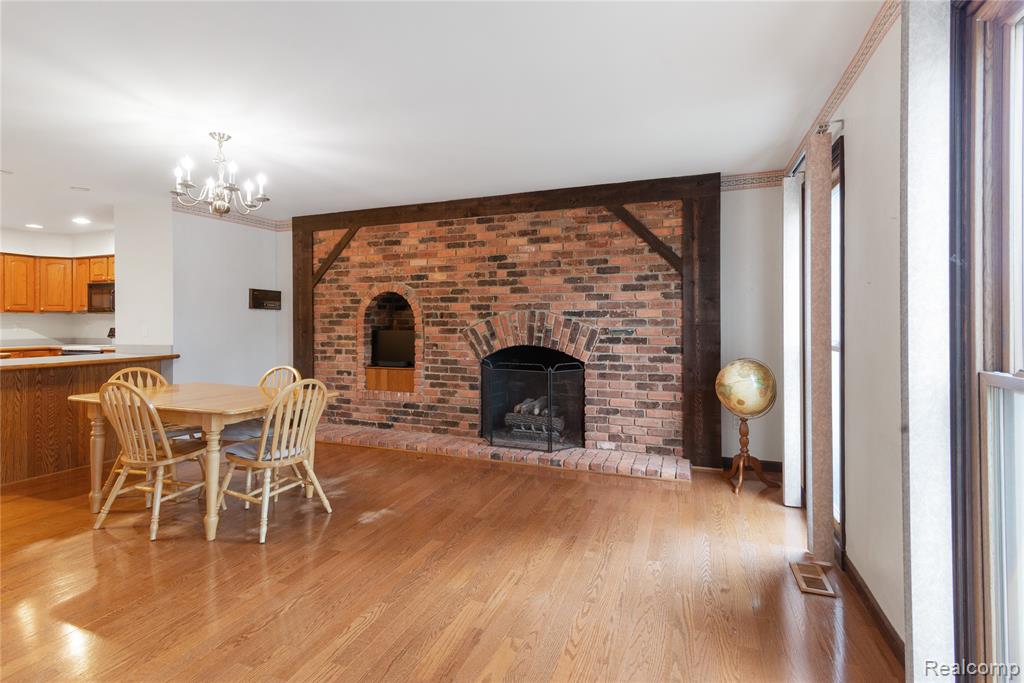 5023 Meadowbrook Drive, West Bloomfield, MI — Photo 4